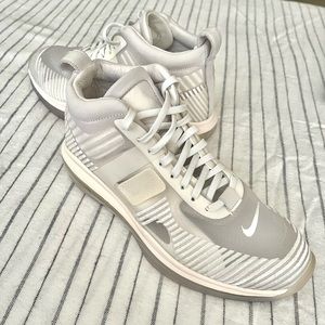 LEBRON x JOHN ELLIOTT ICON QS